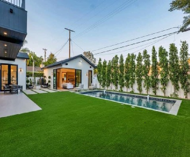 STUDIO CITY